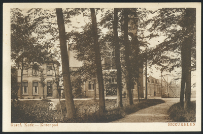 17191 Gezicht op het Klein Korenpad te Breukelen, met de Gereformeerde Kerk (Pauluskerk, Straatweg 37).